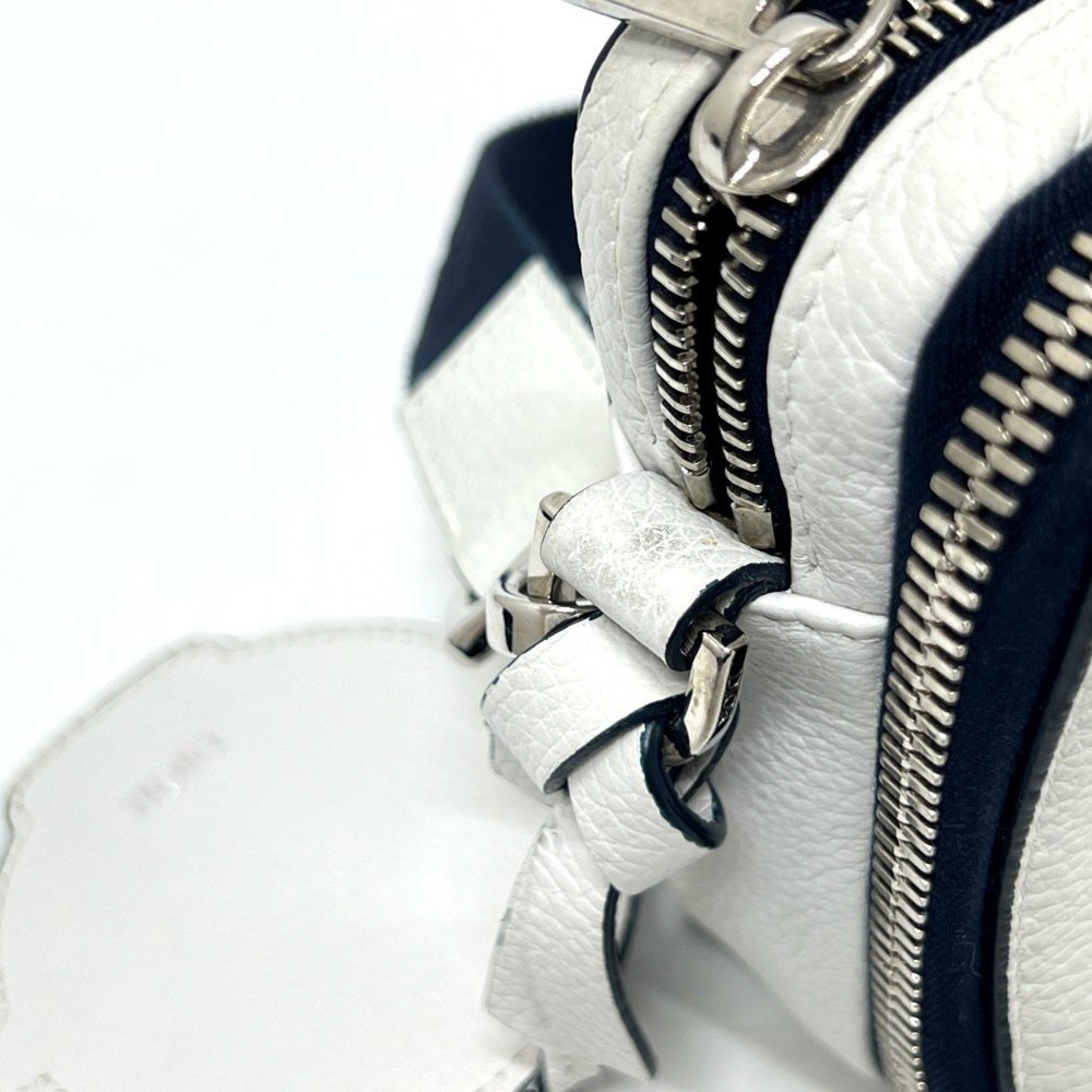 CHRISTIAN DIOR White Leather Shoulder Bag - Picture 8 of 16